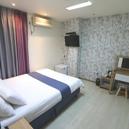 Must Stay Hotel Myeongdong Seúl Exterior foto