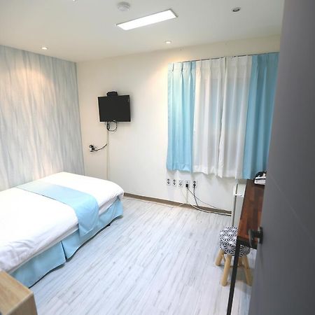 Must Stay Hotel Myeongdong Seúl Exterior foto