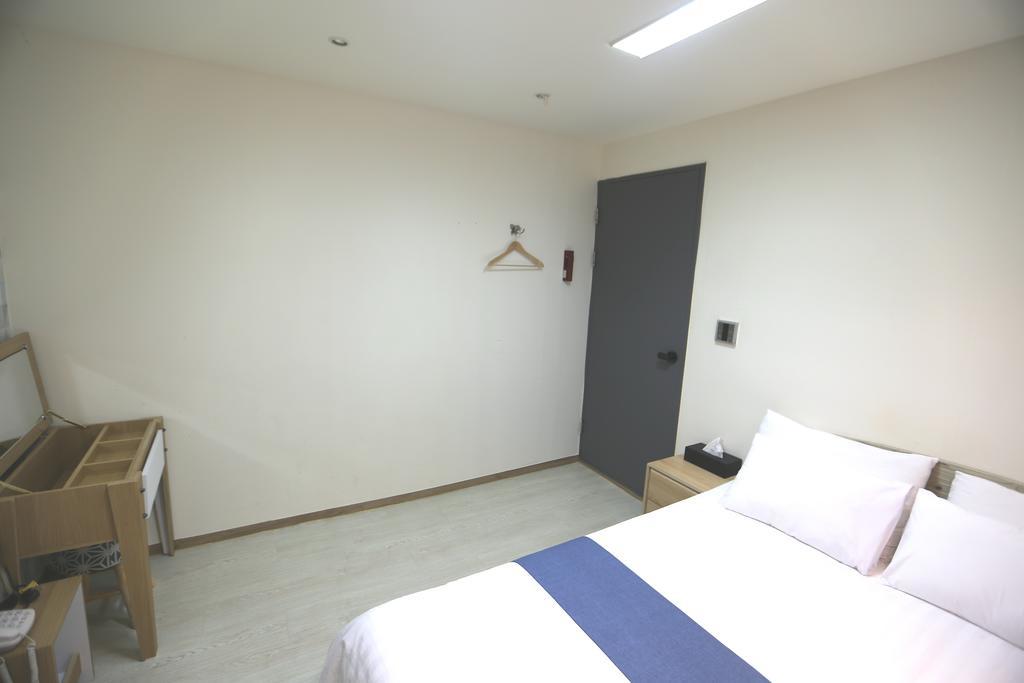 Must Stay Hotel Myeongdong Seúl Exterior foto