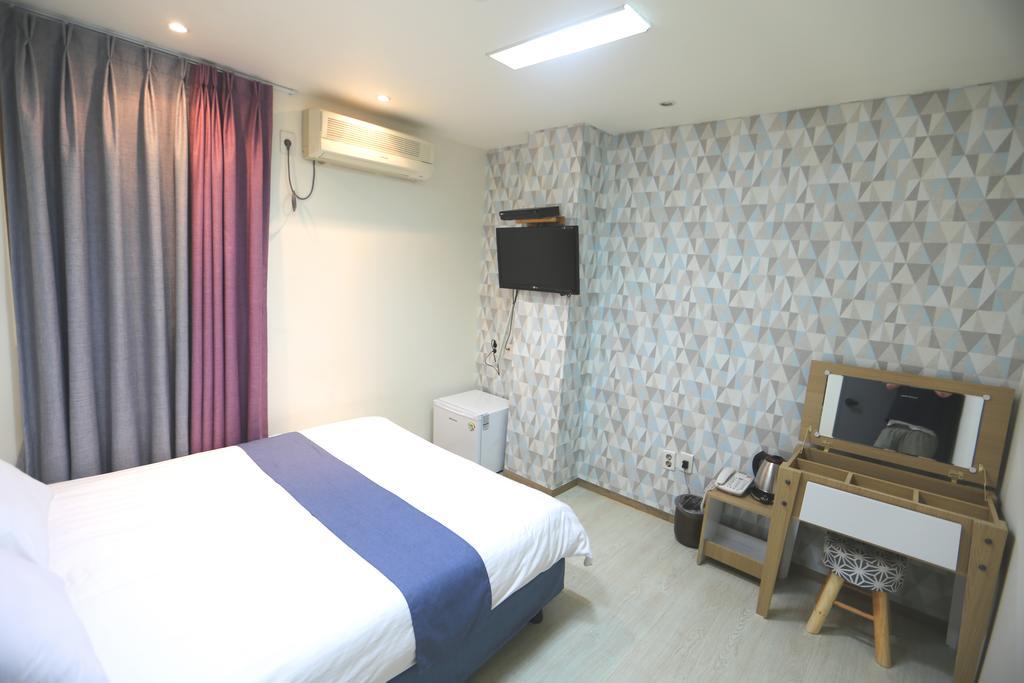 Must Stay Hotel Myeongdong Seúl Exterior foto