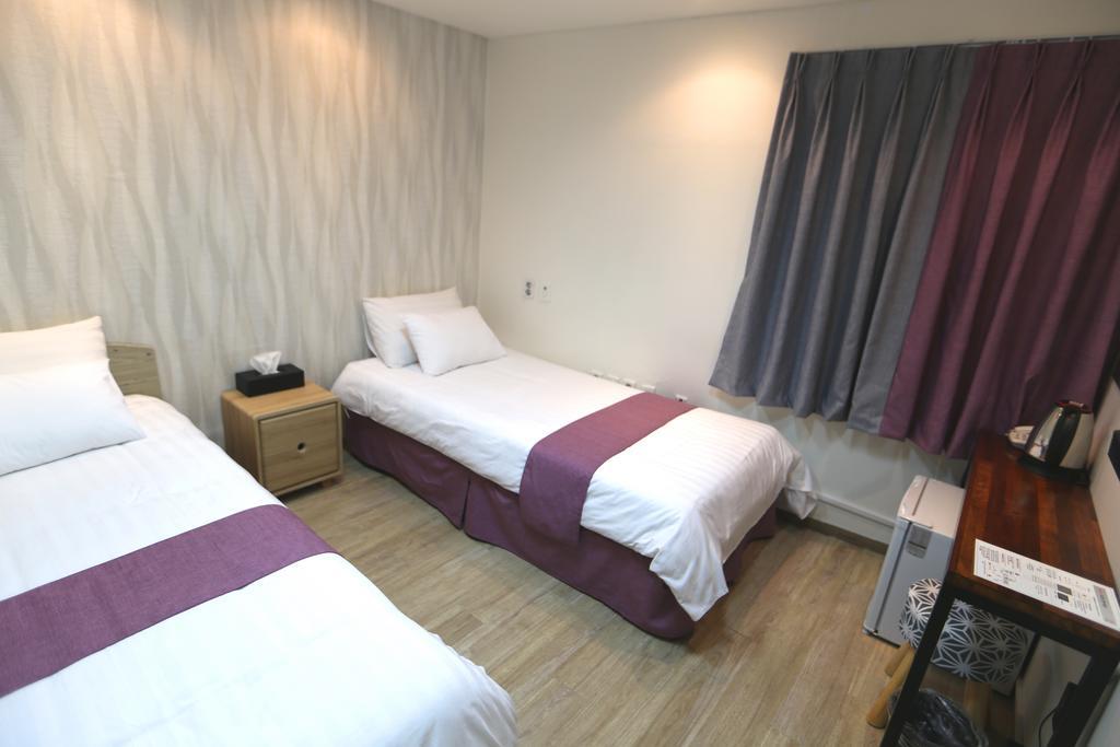 Must Stay Hotel Myeongdong Seúl Exterior foto