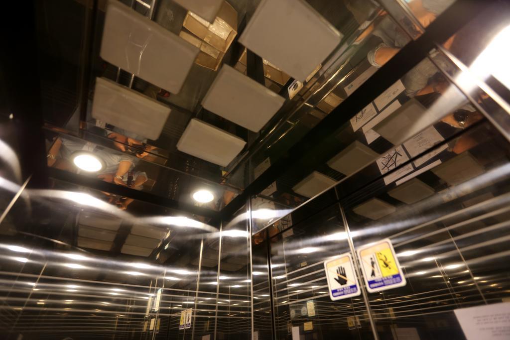 Must Stay Hotel Myeongdong Seúl Exterior foto