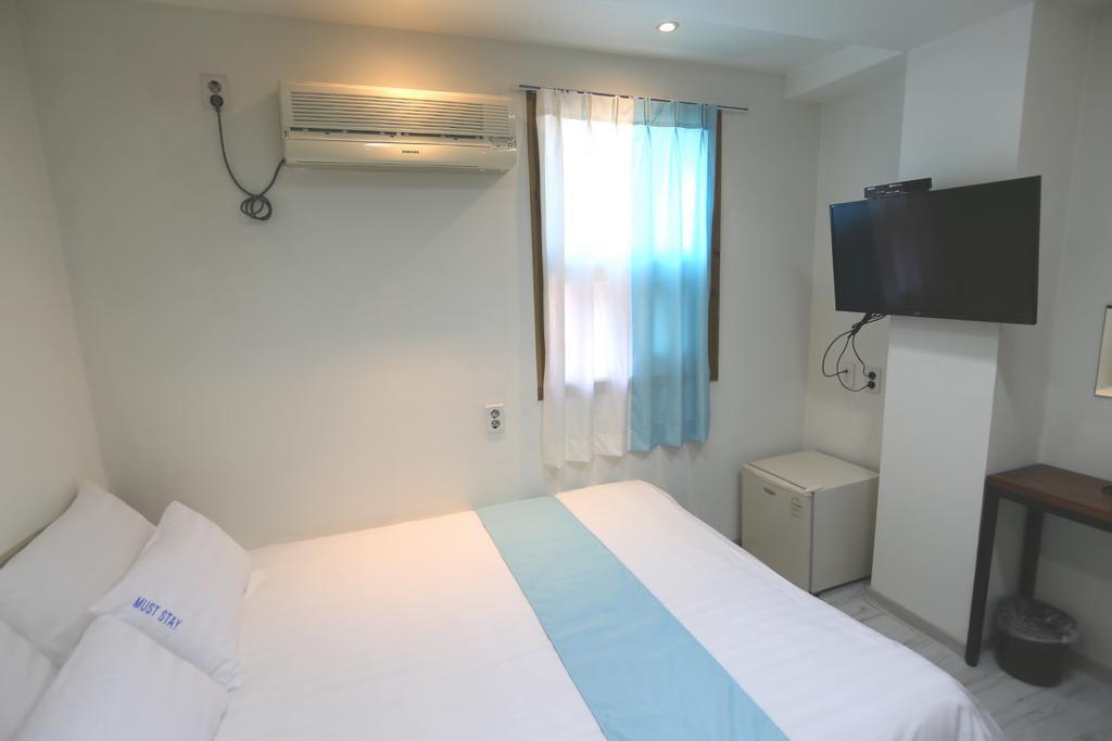 Must Stay Hotel Myeongdong Seúl Exterior foto